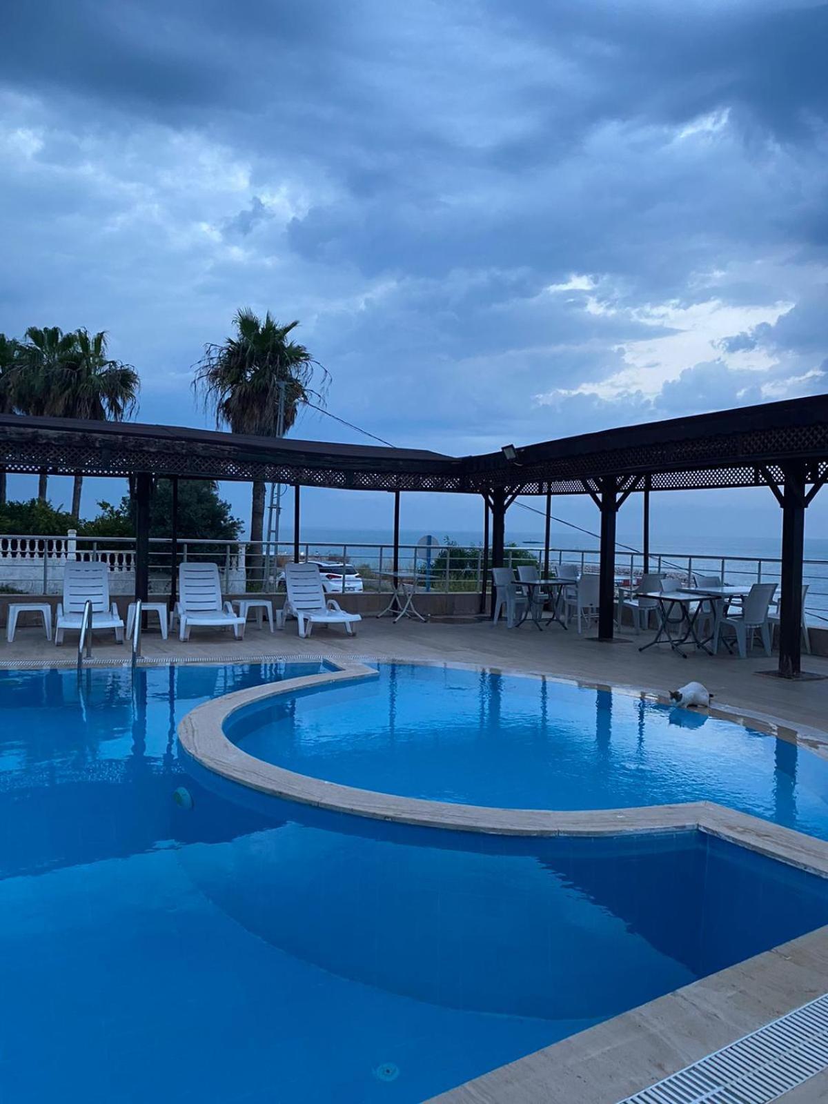 Derin Deniz Otel Karatas  外观 照片